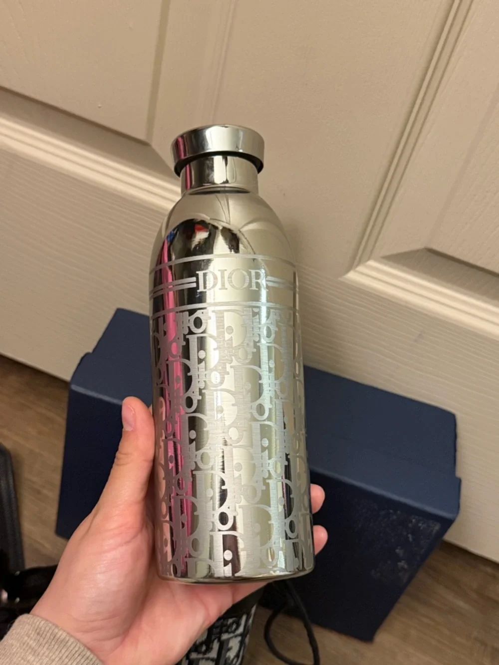 Dior Stainless Bottle with Black & Cream trotter Carrier - Picture 6 of 13